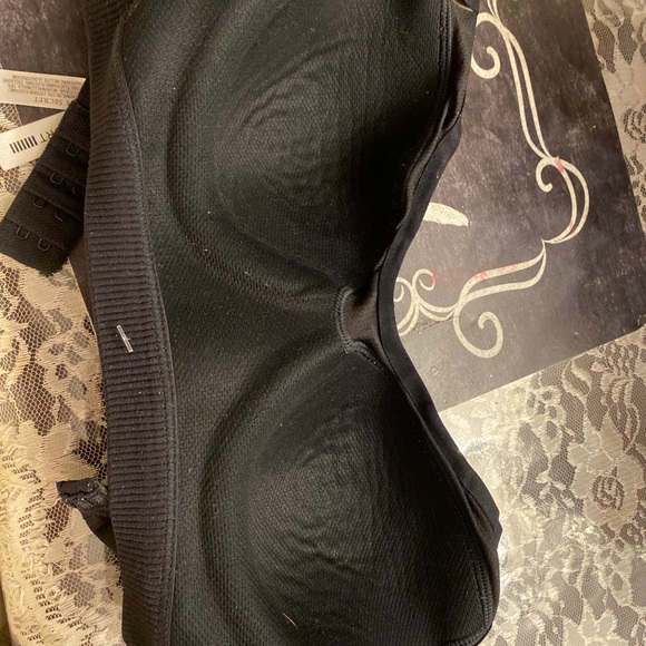 Victorias Secret Sports bra. Size 32 C - Picture 3 of 5